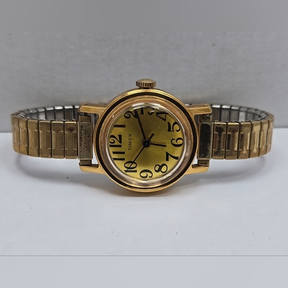 Womens Vintage Timex Petite Watch 25mm Gold Tone Retro Dial Manual Wind Runs - Picture 10 of 11